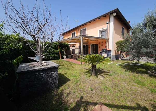 casa indipendente in vendita a Ragalna