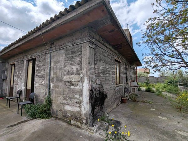 casa indipendente in vendita a Ragalna