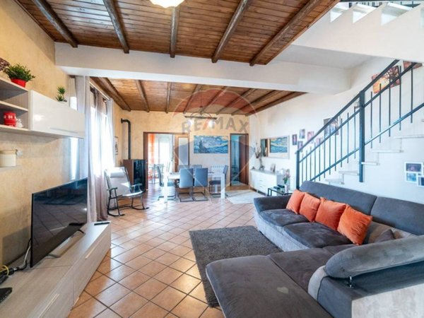 casa indipendente in vendita a Ragalna