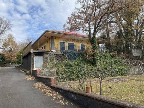 casa indipendente in vendita a Ragalna