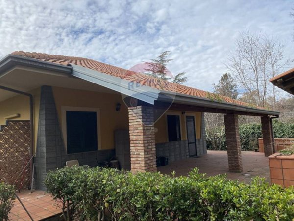 casa indipendente in vendita a Ragalna