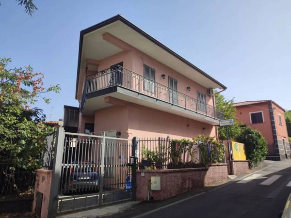 casa indipendente in vendita a Ragalna