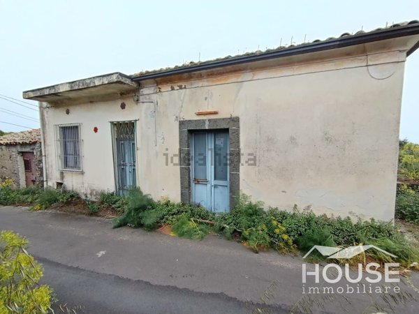 casa indipendente in vendita a Ragalna