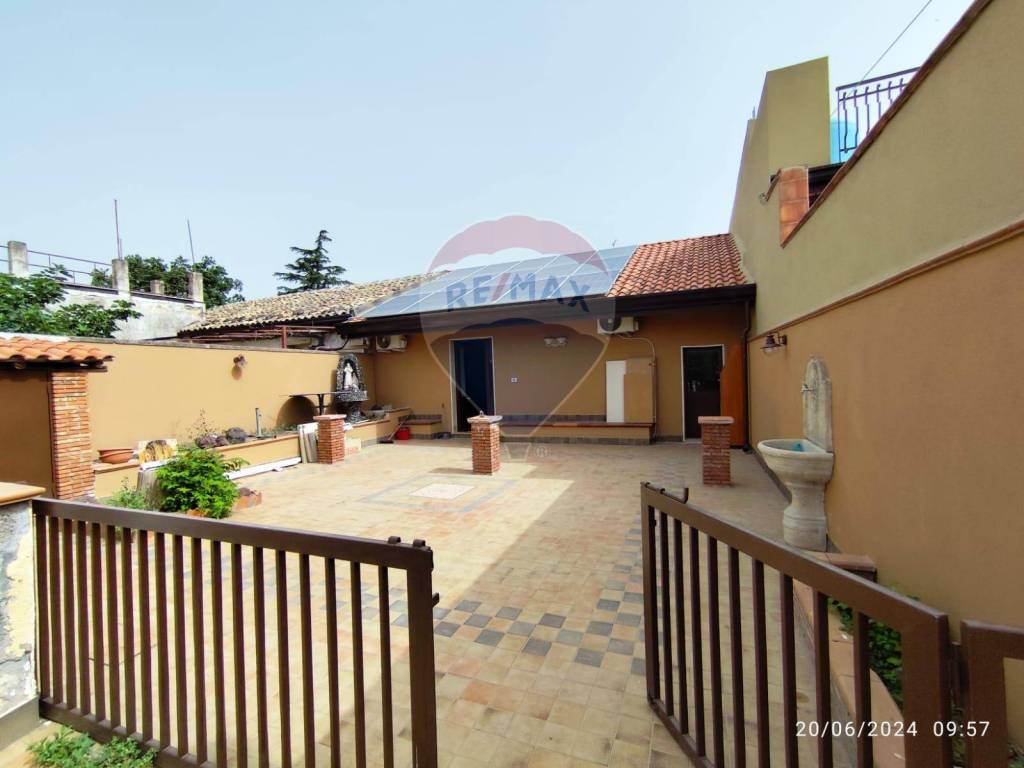 casa indipendente in vendita a Ragalna