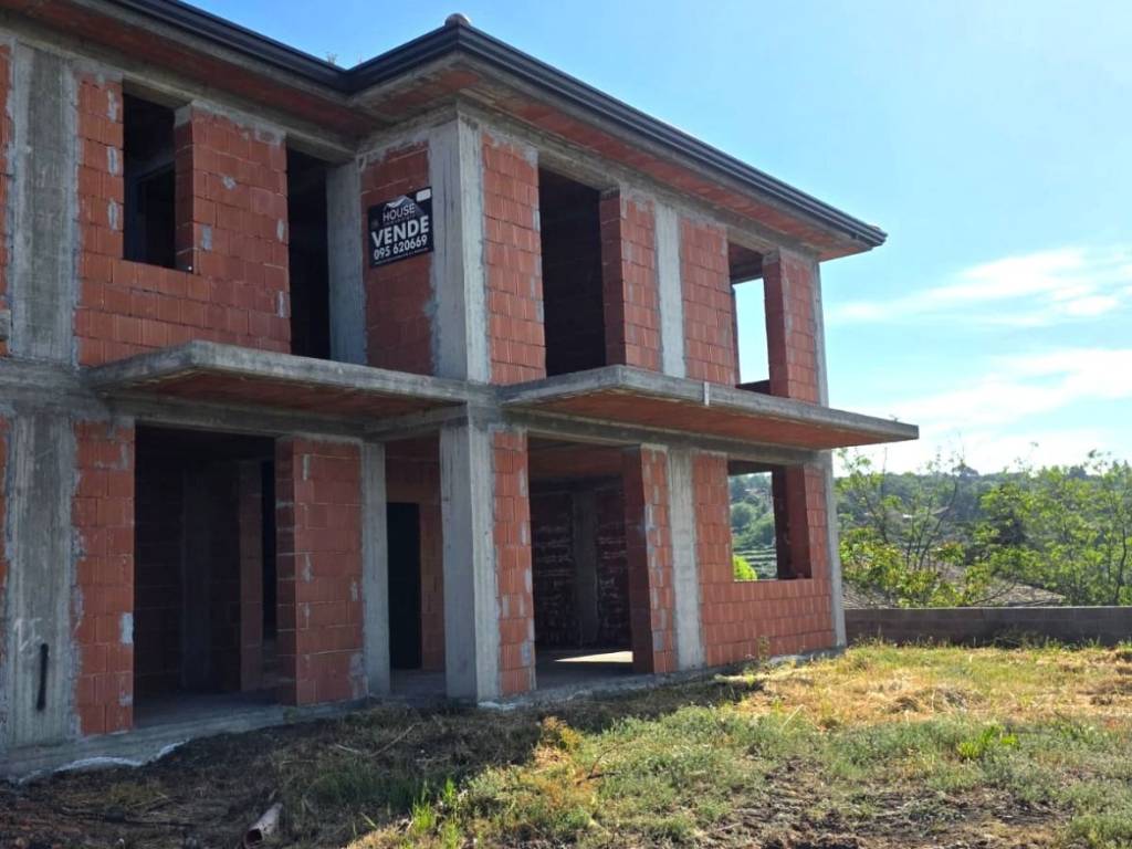 casa indipendente in vendita a Ragalna