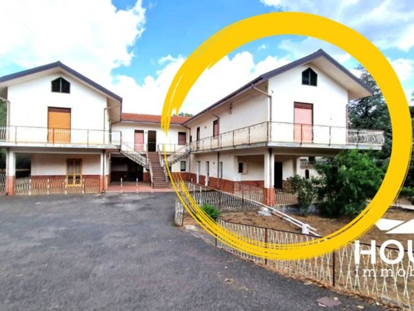 casa indipendente in vendita a Ragalna