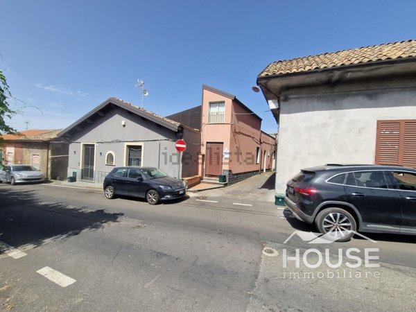 casa indipendente in vendita a Ragalna