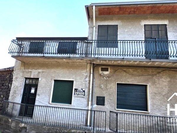 casa indipendente in vendita a Ragalna