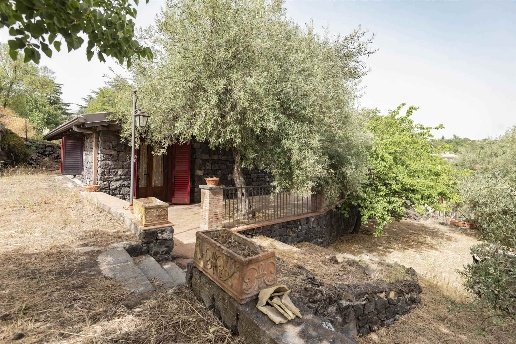 casa indipendente in vendita a Ragalna
