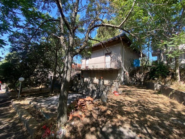casa indipendente in vendita a Ragalna