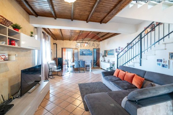 casa indipendente in vendita a Ragalna