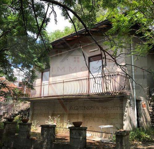 casa indipendente in vendita a Ragalna