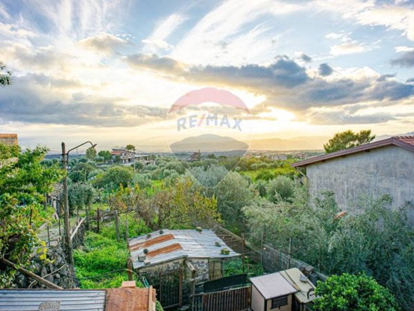 casa indipendente in vendita a Ragalna