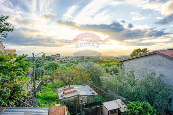 casa indipendente in vendita a Ragalna