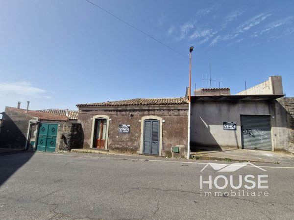 casa indipendente in vendita a Ragalna