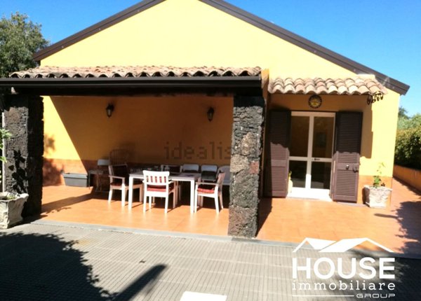 casa indipendente in vendita a Ragalna