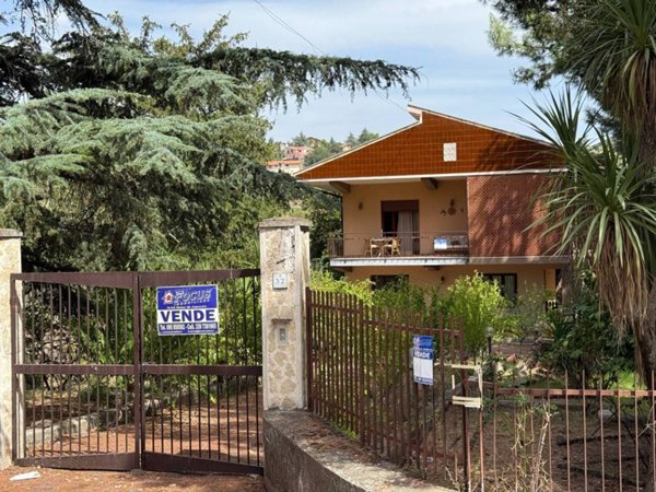 casa indipendente in vendita a Ragalna