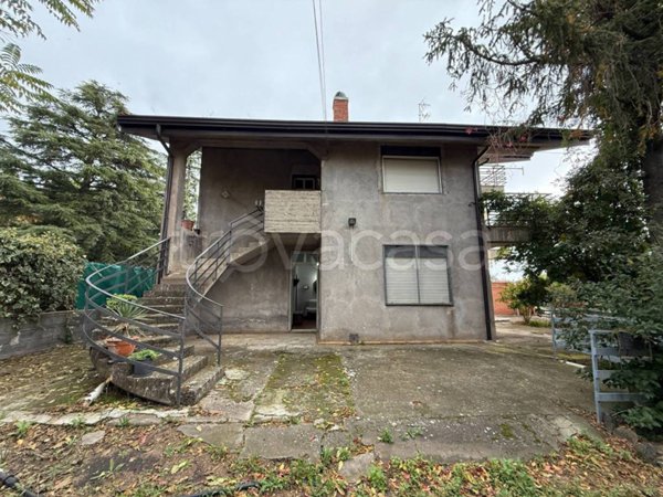 casa indipendente in vendita a Ragalna