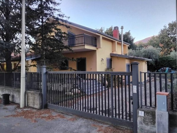 casa indipendente in vendita a Ragalna