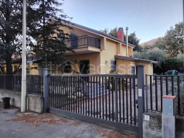 casa indipendente in vendita a Ragalna