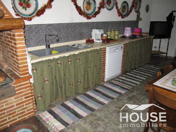 casa indipendente in vendita a Ragalna