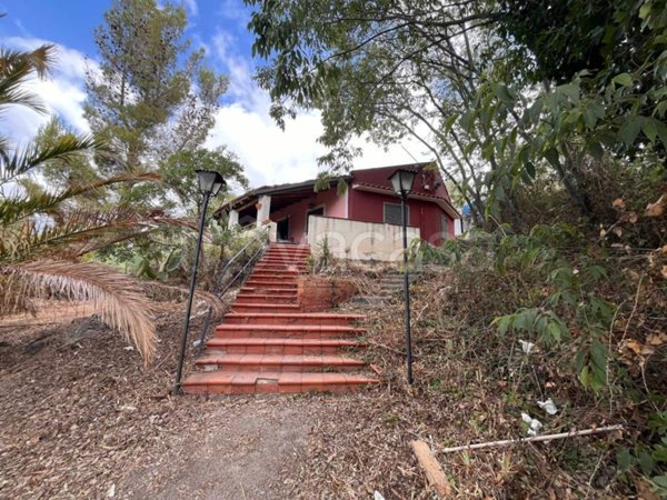 casa indipendente in vendita a Ragalna