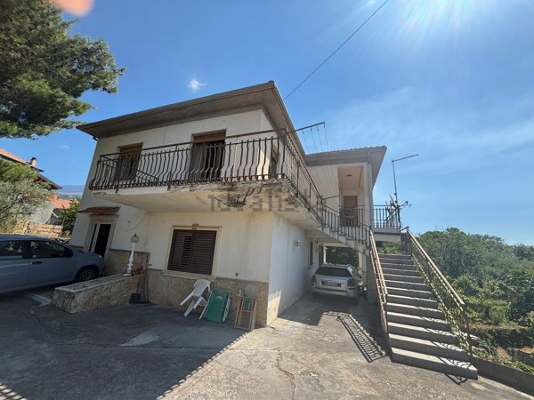 casa indipendente in vendita a Ragalna