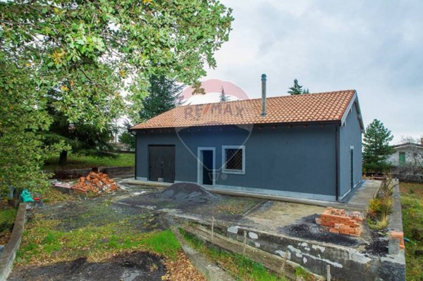 casa indipendente in vendita a Ragalna