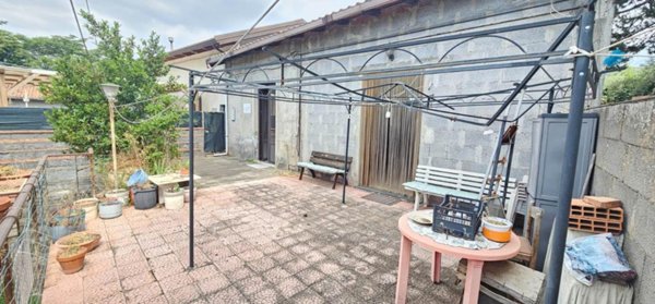 casa indipendente in vendita a Ragalna