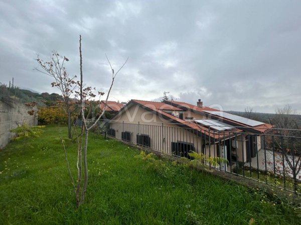 casa indipendente in vendita a Ragalna