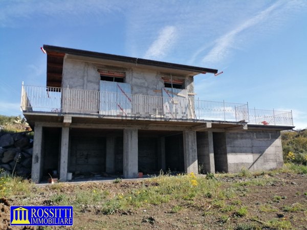 casa indipendente in vendita a Ragalna