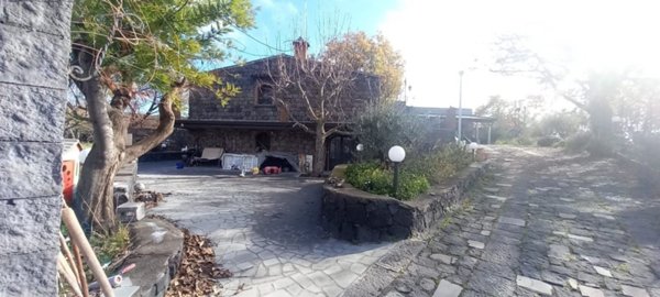 casa indipendente in vendita a Ragalna