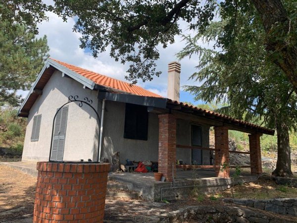 casa indipendente in vendita a Ragalna