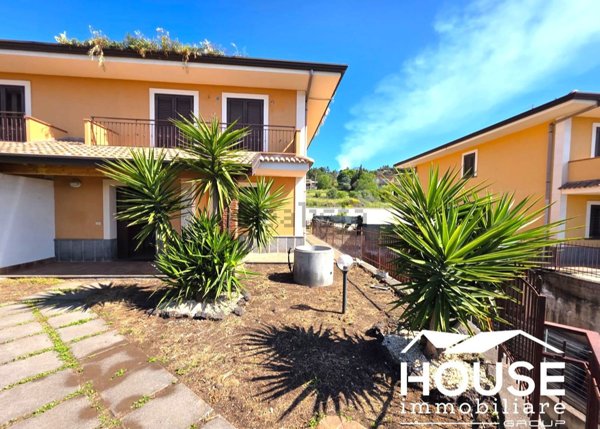 casa indipendente in vendita a Ragalna