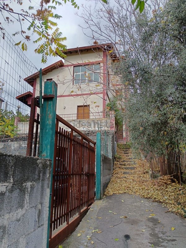 casa indipendente in vendita a Ragalna