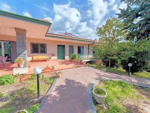 casa indipendente in vendita a Ragalna