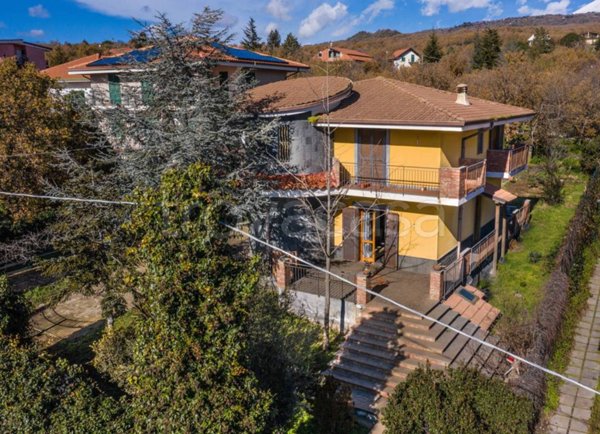 casa indipendente in vendita a Ragalna