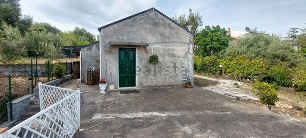 casa indipendente in vendita a Ragalna