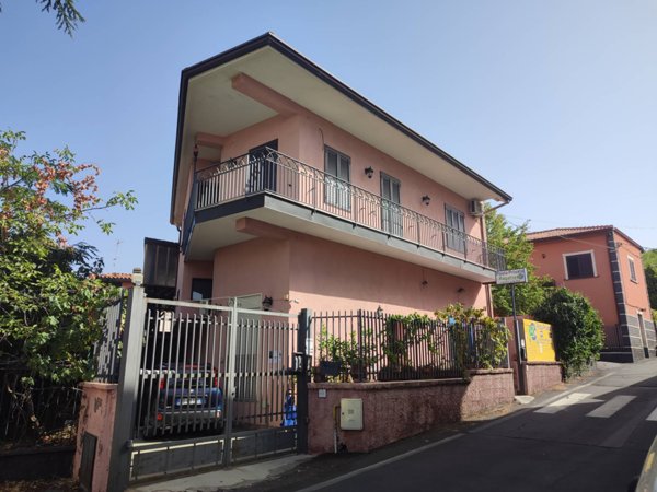 casa indipendente in vendita a Ragalna