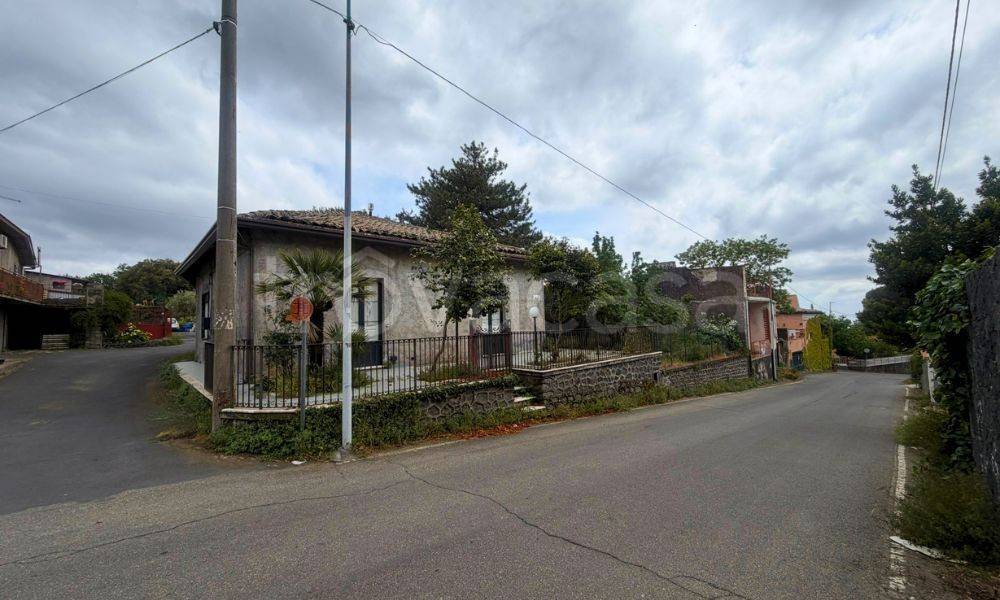 casa indipendente in vendita a Ragalna