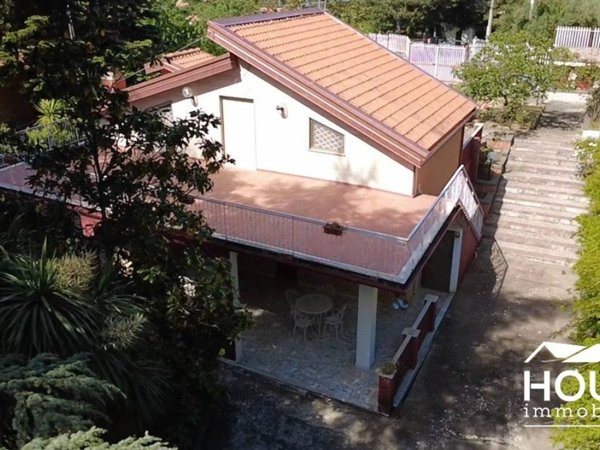 casa indipendente in vendita a Ragalna