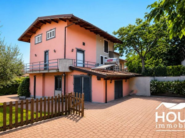 casa indipendente in vendita a Ragalna