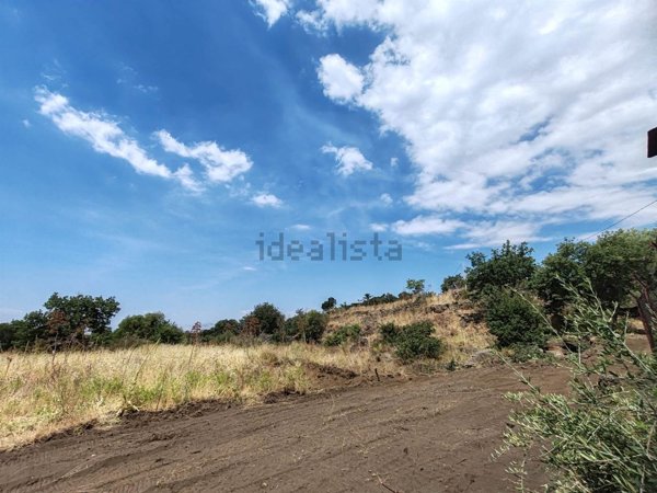 terreno edificabile in vendita a Ragalna