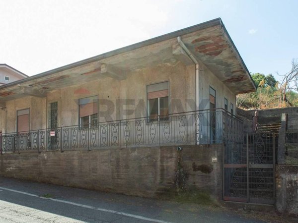 casa indipendente in vendita a Ragalna
