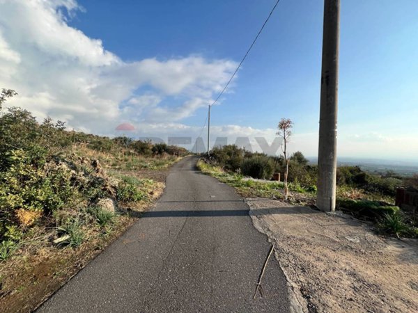 terreno in vendita a Ragalna