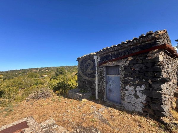terreno in vendita a Ragalna
