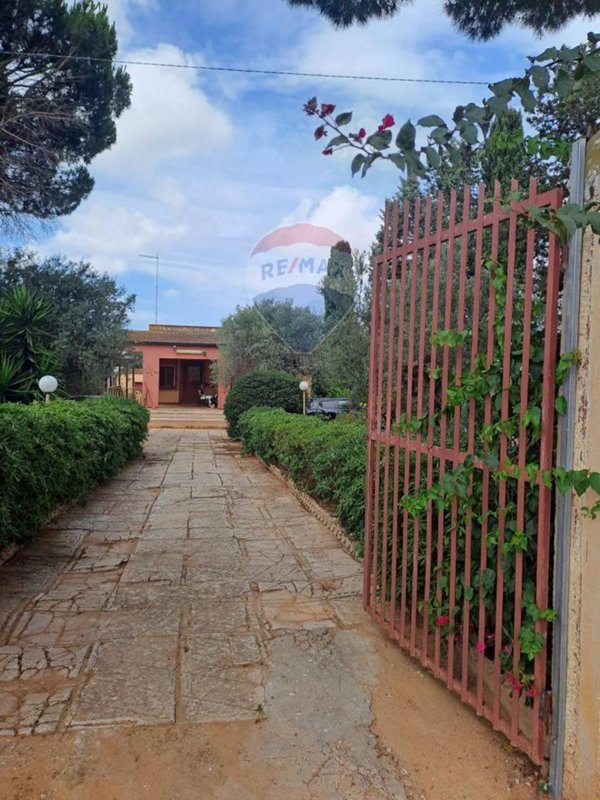 casa indipendente in vendita ad Acate in zona Marina di Acate
