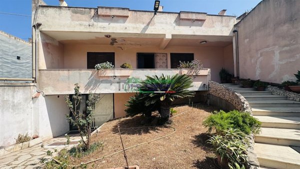 casa indipendente in vendita ad Acate