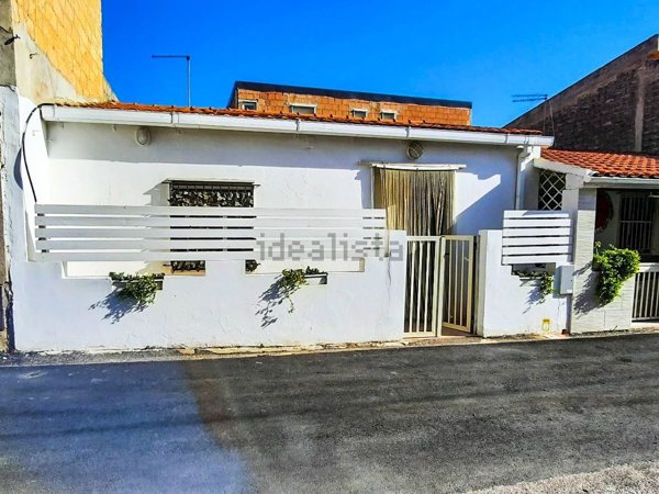 casa indipendente in vendita ad Acate in zona Marina di Acate