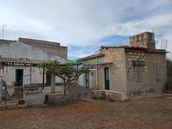 casa indipendente in vendita a Chiaramonte Gulfi